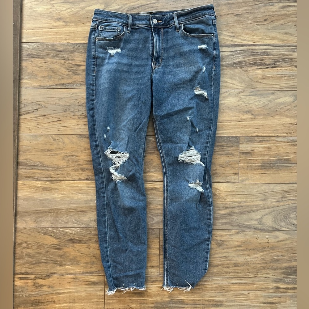 Skinny distressed jeans